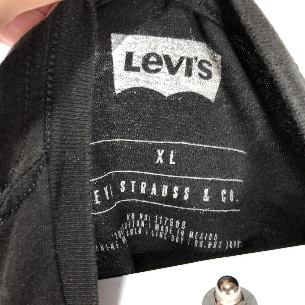 Levis Rose Shirt Mens XL Black Short Sleeve Graphic Tee Levi Strauss